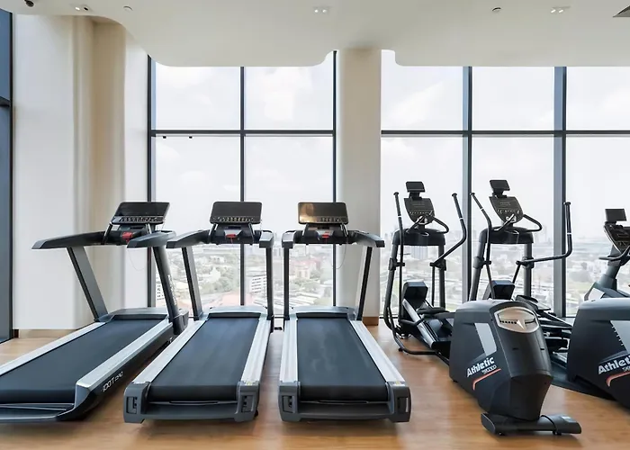 5 Star Luminous Sukhumvit Infinity Pool Gym Sauna 曼谷