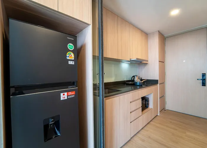 5 Star Luminous Sukhumvit Infinity Pool Gym Sauna 公寓
