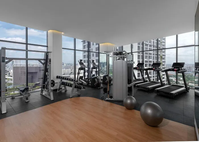 5 Star Luminous Sukhumvit Infinity Pool Gym Sauna 曼谷